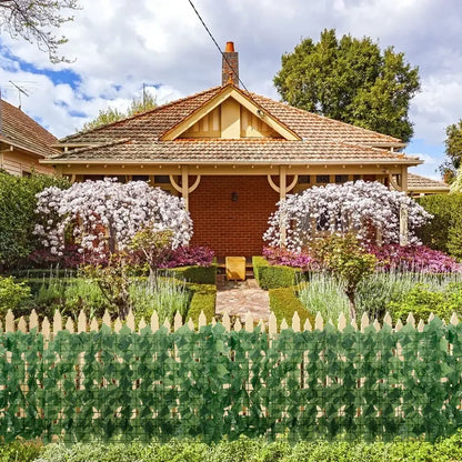 Expandable Green Leaf Fence